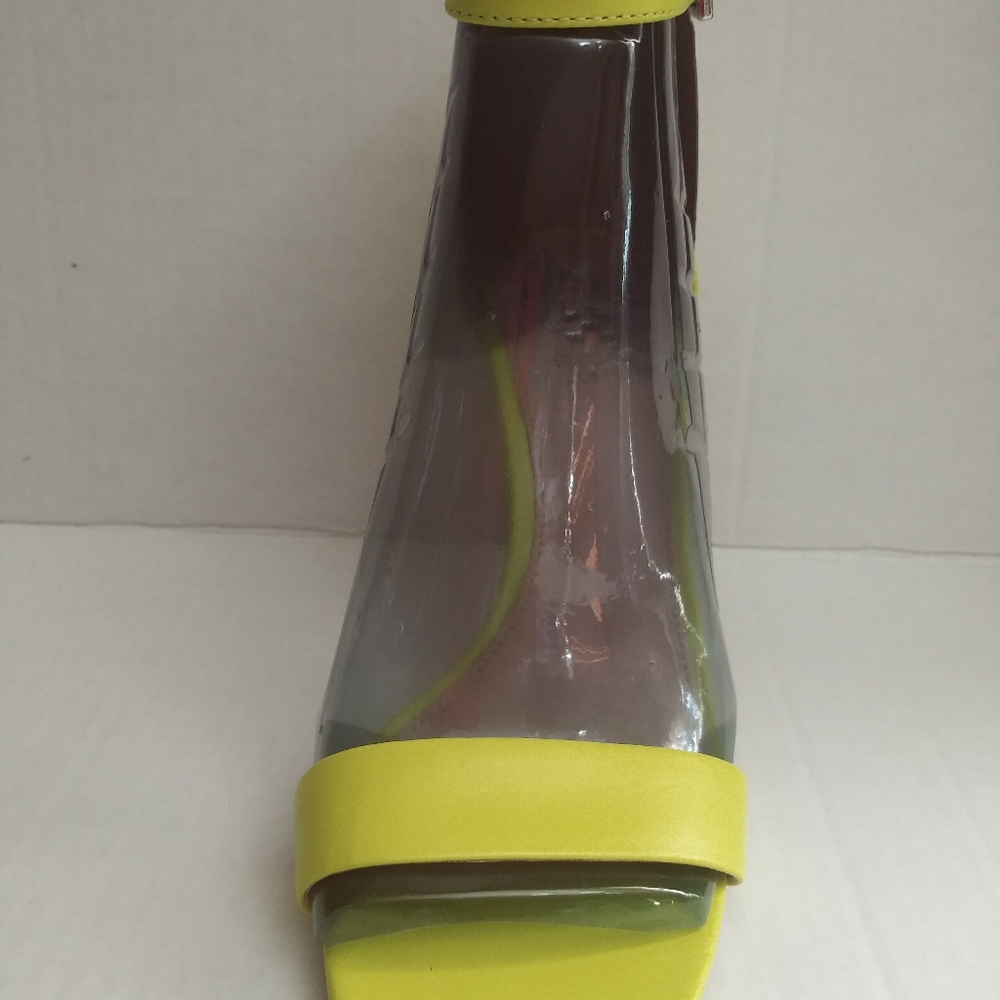 Vince Camuto Lauralie Yellow Heels - Picture 4 of 6